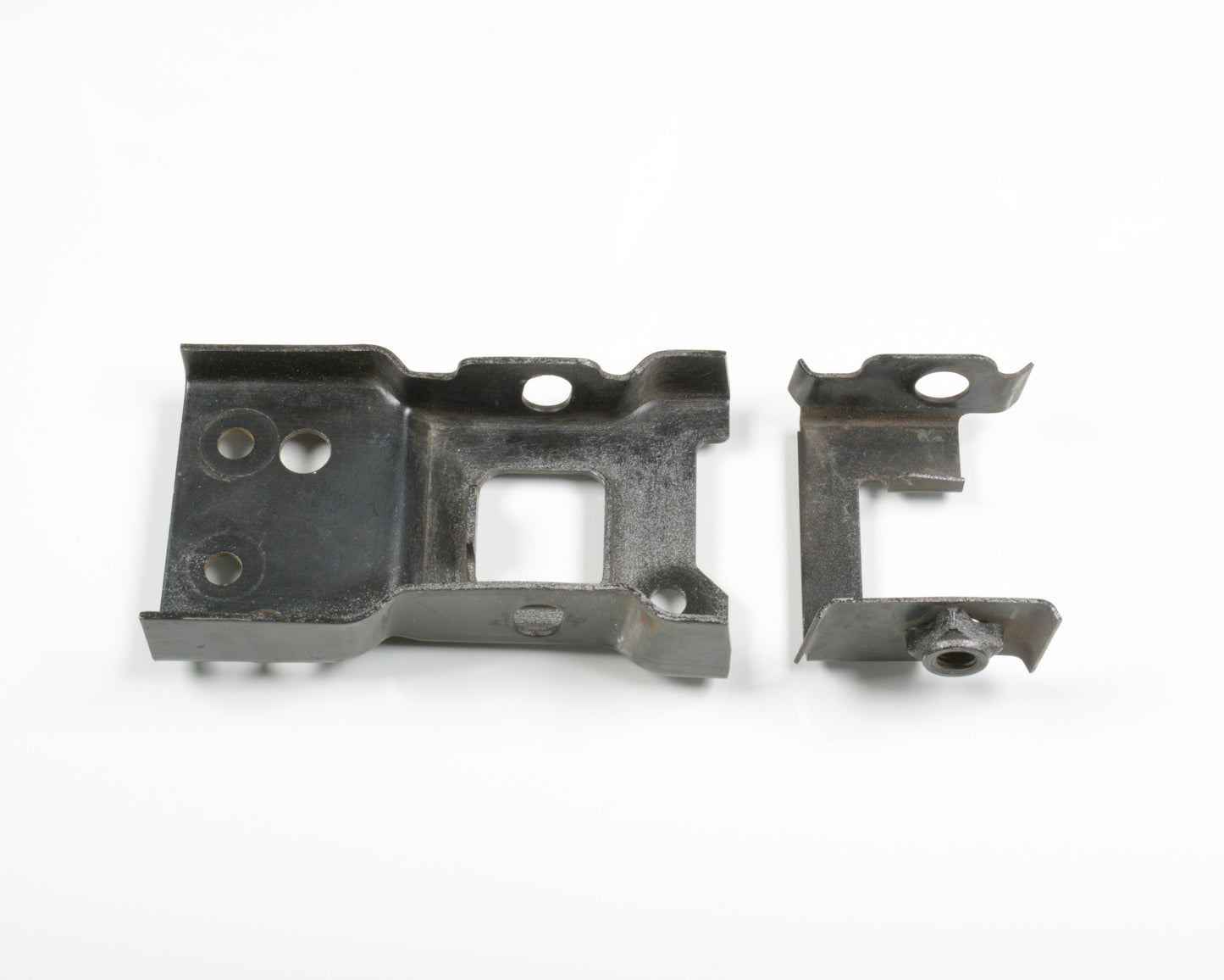 BMW E30 Left Front Plastic Bumper Mounting Support Bracket 51111945911 51111945913