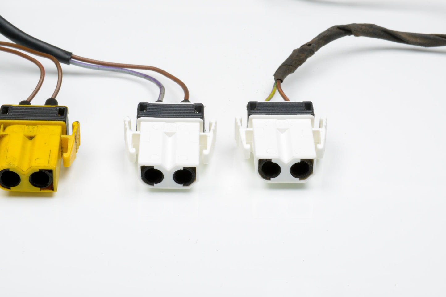 BMW E30 E34 E24 E32 Smiley Ellipsoid Euro Headlight Connector Pig Tails Set