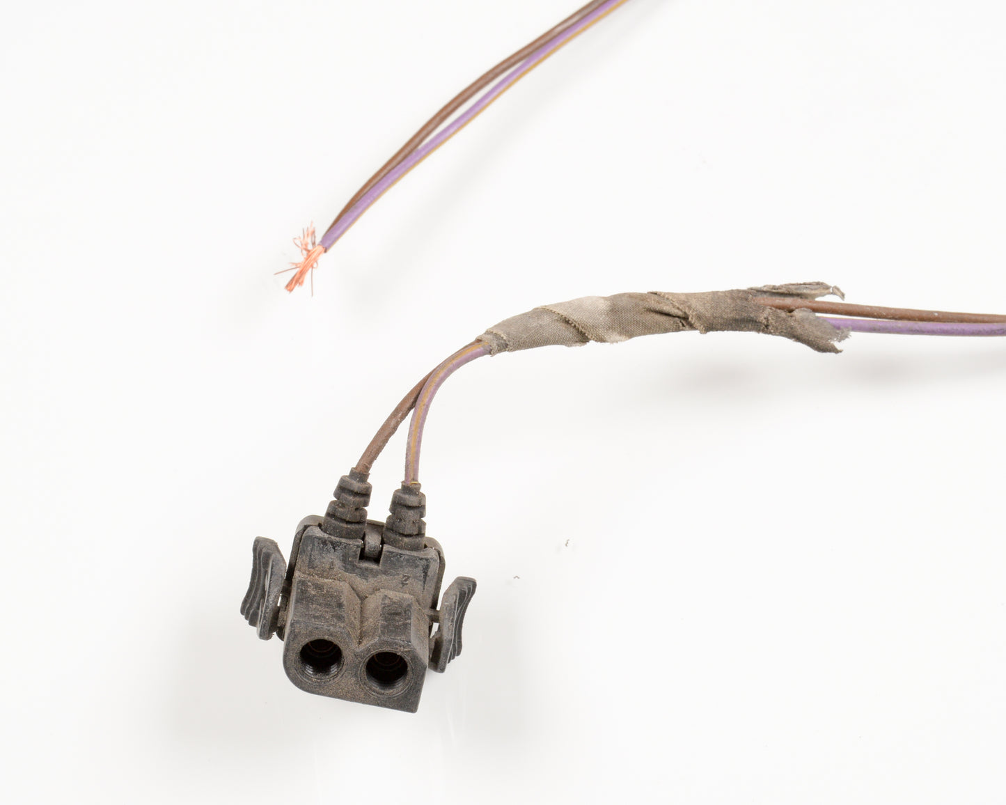 EBAY SKU 50 - 60 BMW E30 Differential Connector Pig Tail 61131378416