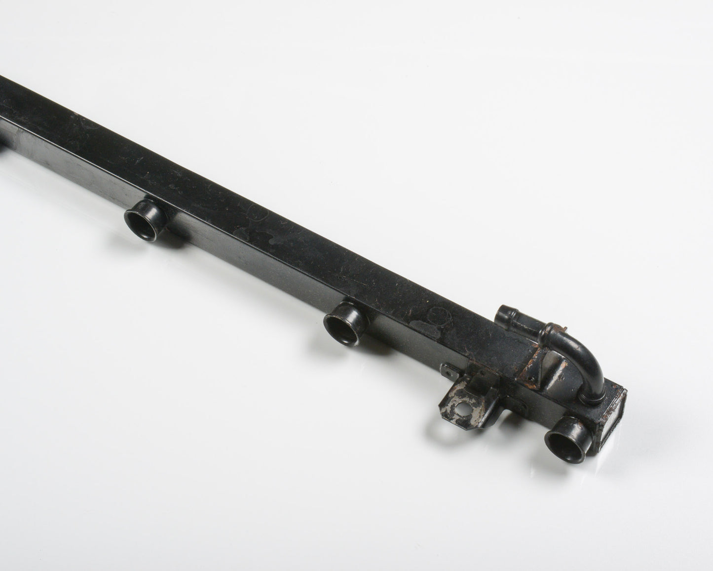BMW E24 E32 E34 Fuel Rail Injection Tube  13531719916