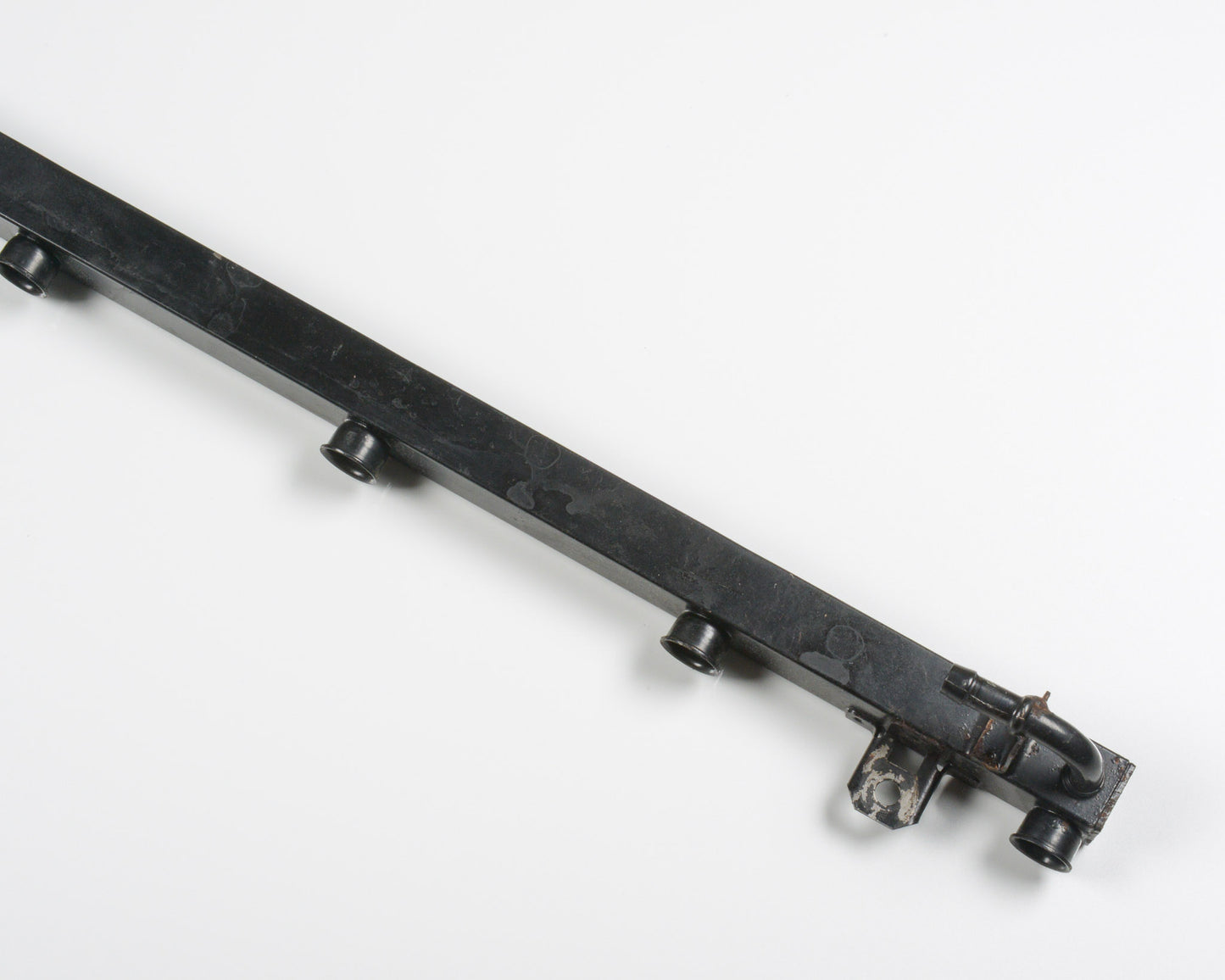 BMW E24 E32 E34 Fuel Rail Injection Tube  13531719916