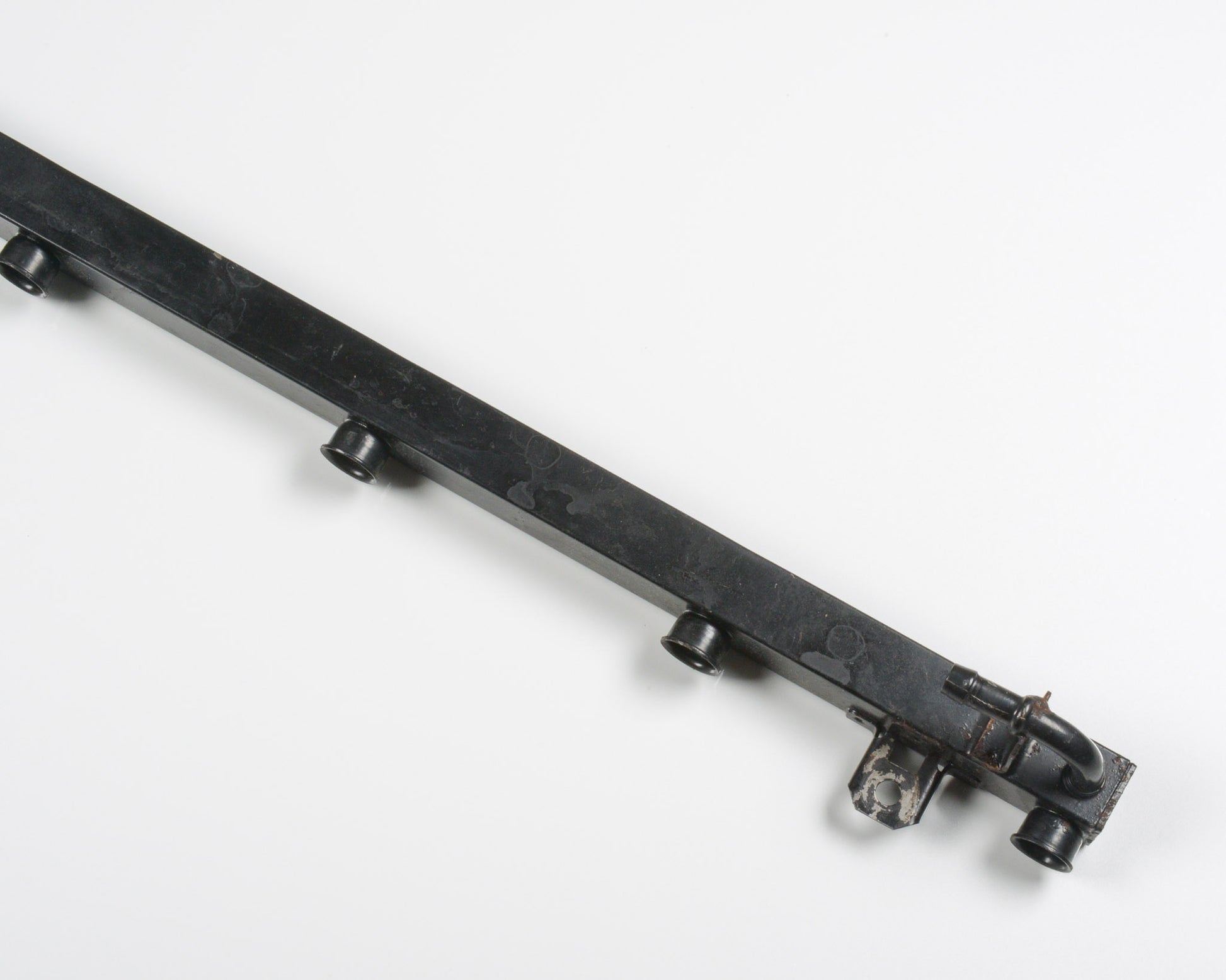 BMW E24 E32 E34 Fuel Rail Injection Tube  13531719916