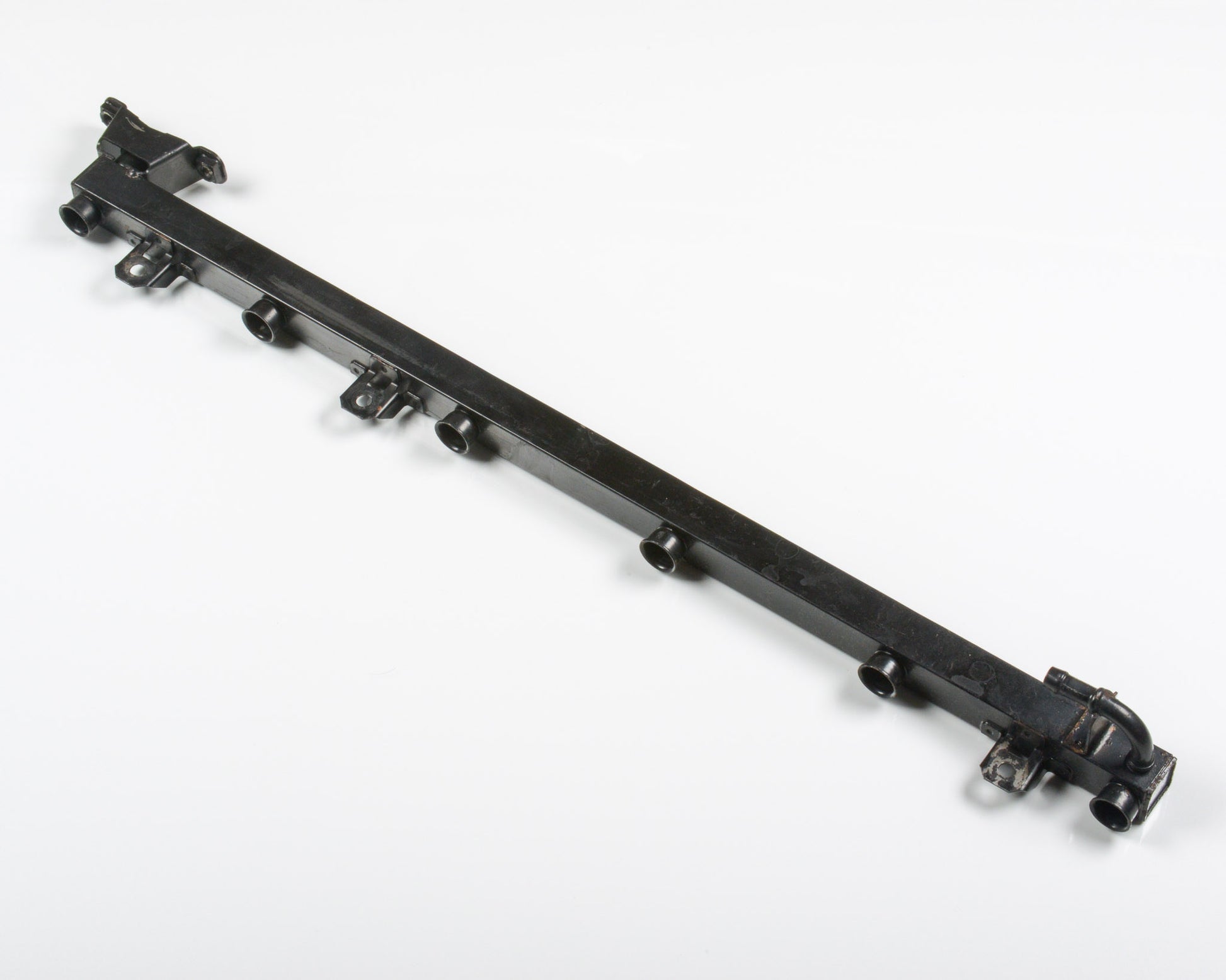 BMW E24 E32 E34 Fuel Rail Injection Tube  13531719916