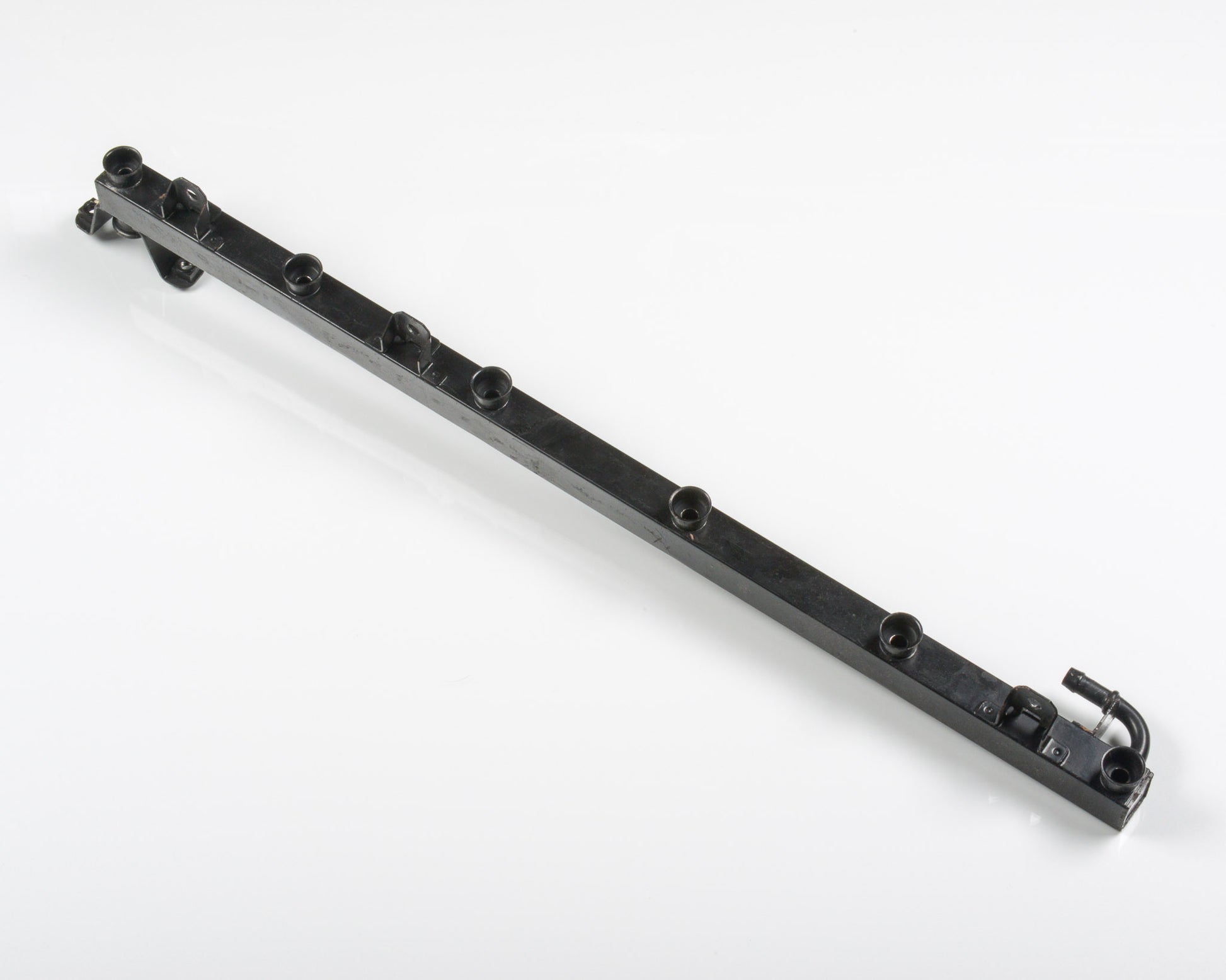 BMW E24 E32 E34 Fuel Rail Injection Tube  13531719916