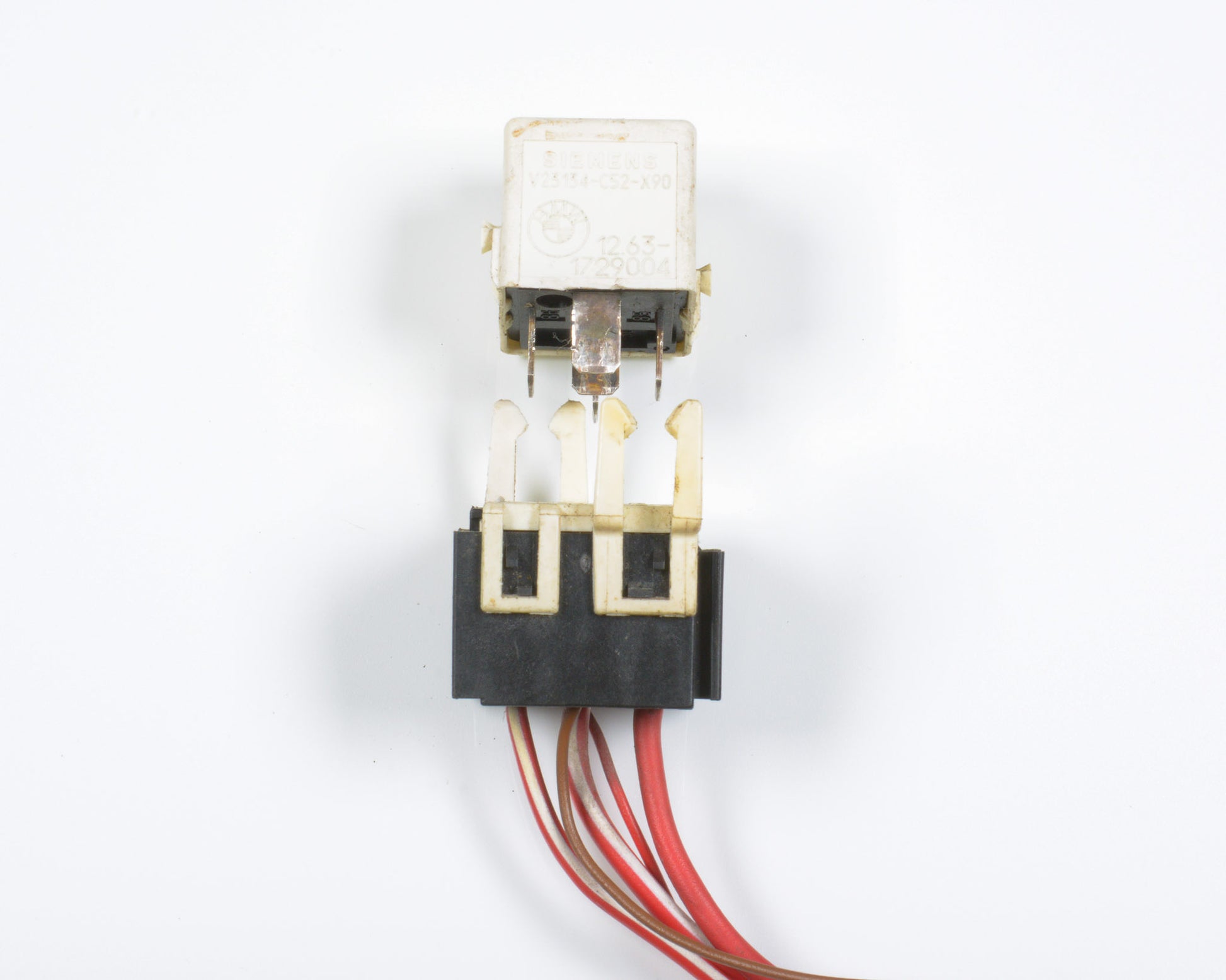 BMW E30 Fuel Relay Connector Engine Wire Harness – Premier Bavarian