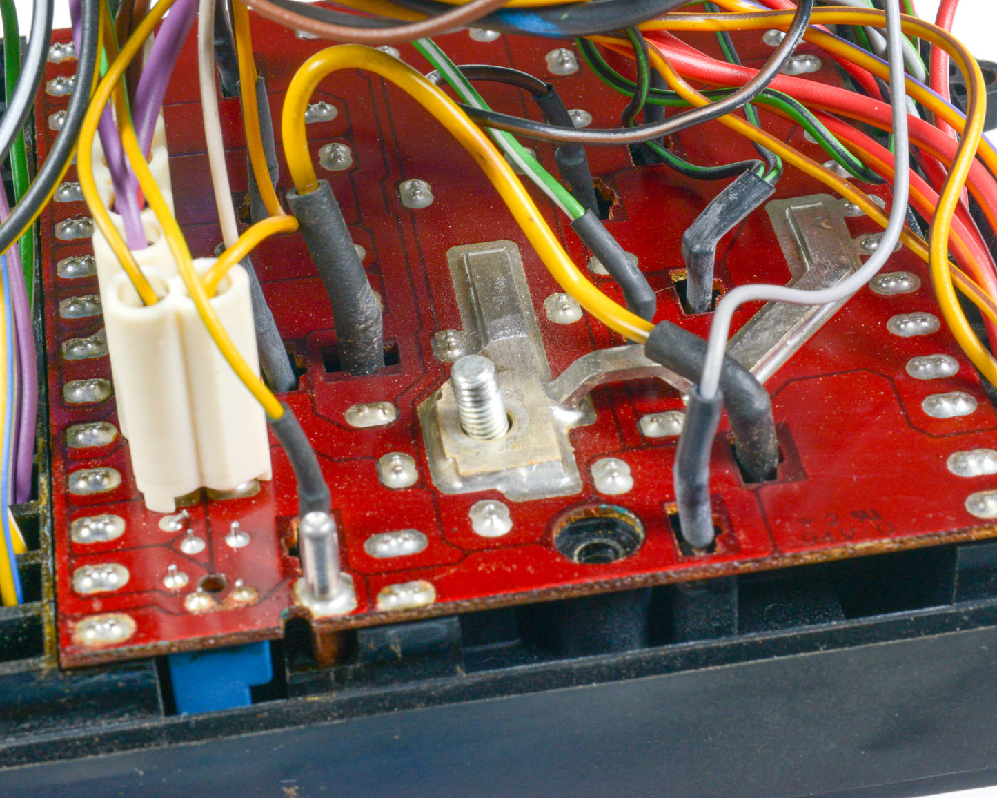 BMW E30 Fuse Box Circuit Board Panel Red 006  61131386386