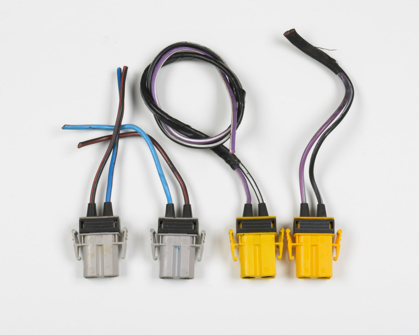 BMW E30 Smiley Ellipsoid Euro Headlight Connector Pig Tails