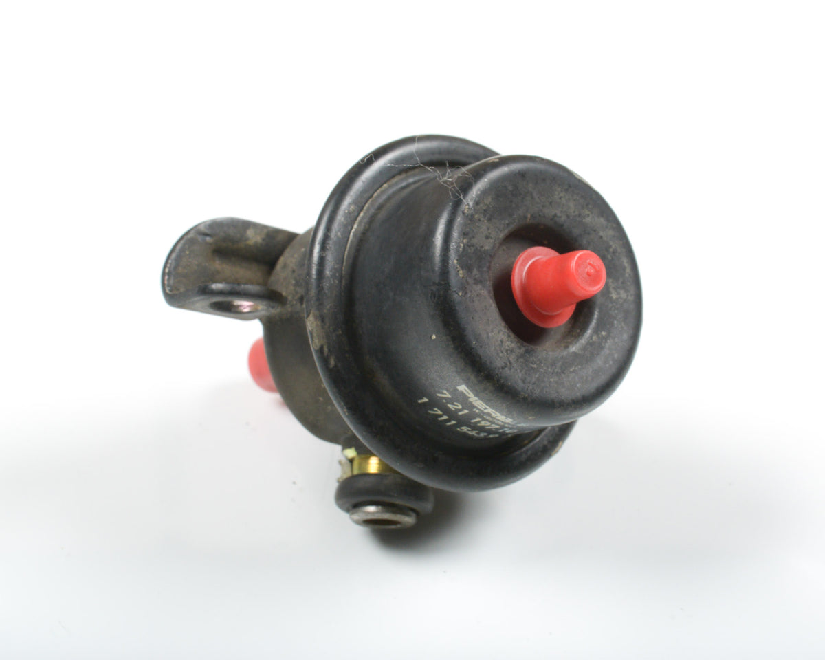 BMW E32 M30 Fuel Pressure Regulator  13531711543